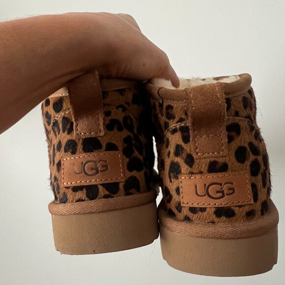 UGG Classic Ultra Mini Leopard Print Size 7 - Picture 2 of 12